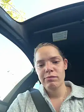 Snapshot of Wildmaca chatting on November 6, 2025, 9:24 am Wildmaca online show from November 6, 2025, 9:24 am