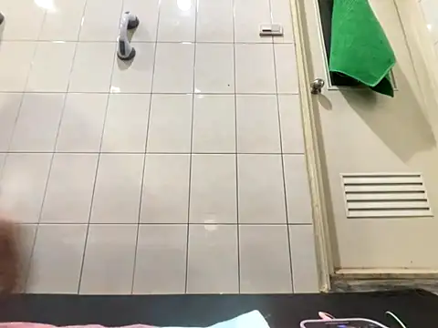 greenteazhang online show from November 2, 2025, 2:11 pm