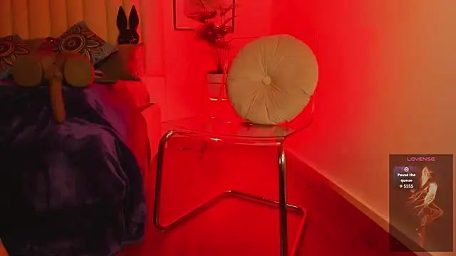 Snapshot of Violett_Novoa chatting on November 6, 2025, 12:09 pm Violett Novoa online show from November 6, 2025, 12:09 pm