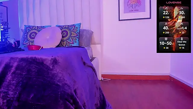 Snapshot of Violett_Novoa chatting on October 14, 2025, 12:50 pm Violett Novoa online show from October 14, 2025, 12:50 pm