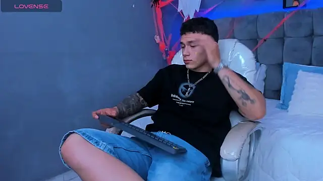 Thomas moon online show from November 3, 2025, 9:29 pm