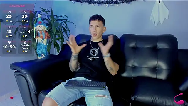 Thomas moon online show from October 12, 2025, 7:26 pm