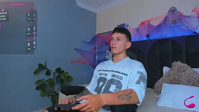 Thomas moon online show from October 23, 2025, 12:48 pm