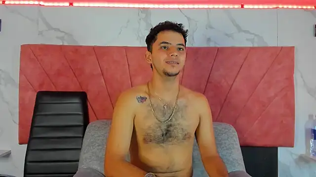 Snapshot of HellAndDante_ chatting on February 6, 2026, 12:17 am HellAndDante online show from February 6, 2026, 12:17 am