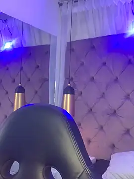 Snapshot of Sussan__ chatting on October 15, 2025, 7:33 pm Sussan online show from October 15, 2025, 7:33 pm