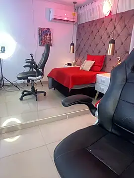 Sussan   online show from December 2, 2025, 11:34 am