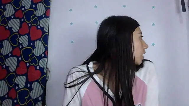 Madow Lu online show from November 11, 2025, 2:17 am