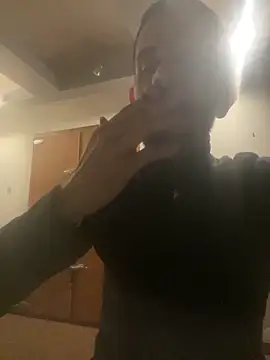 lolo7121 online show from April 4, 2026, 11:55 pm