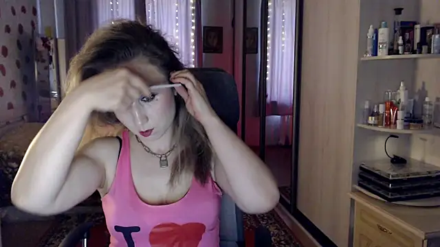 ClassyInna online show from October 7, 2025, 8:15 am