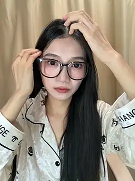 Z0E999 online show from November 3, 2025, 4:43 pm