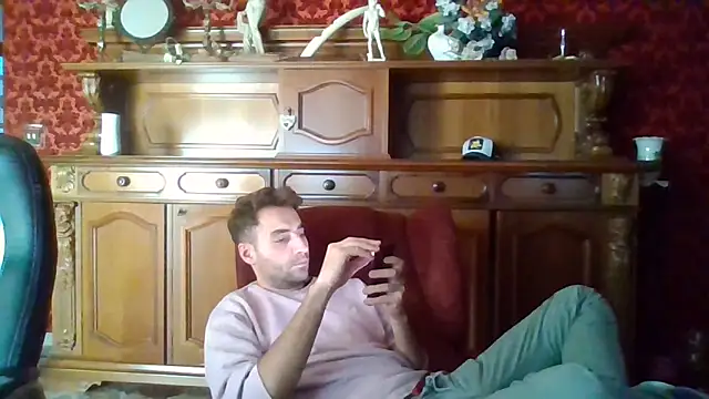 Torissimo92 online show from October 19, 2025, 3:26 pm