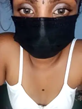 Snapshot of kissy_doll chatting on October 15, 2025, 7:00 pm kissy doll online show from October 15, 2025, 7:00 pm