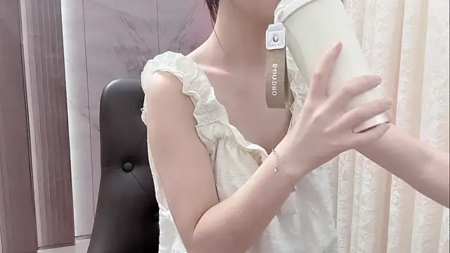 Shenlly online show from April 7, 2026, 1:18 am