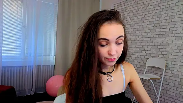 EllaSteele online show from September 18, 2025, 1:36 pm