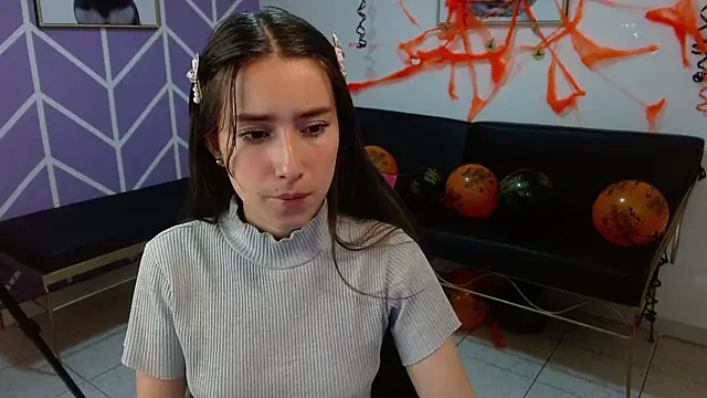 Adhara Kitten online show from November 6, 2025, 1:04 pm