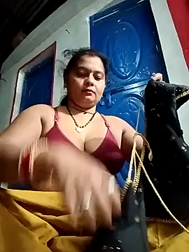 Snapshot of Hot_komal1 chatting on May 8, 2026, 9:18 pm Hot komal1 online show from May 8, 2026, 9:18 pm