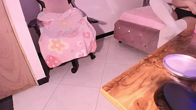 Snapshot of Terraelowen chatting on October 11, 2025, 11:00 am Terraelowen online show from October 11, 2025, 11:00 am