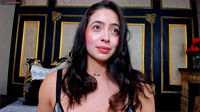 AlaskaAmato online show from November 26, 2025, 7:36 pm