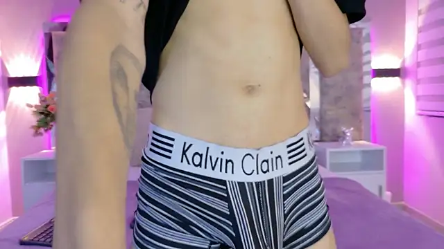 Snapshot of NickandAbby_ chatting on October 27, 2025, 12:28 pm NickandAbby online show from October 27, 2025, 12:28 pm