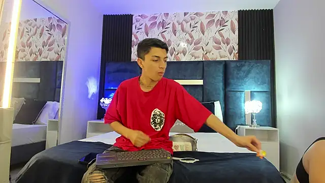 NickandAbby  online show from January 31, 2026, 7:12 pm