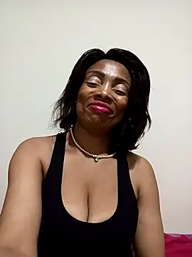 SEXYMOANSXX online show from December 4, 2025, 9:03 pm