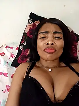 SEXYMOANSXX online show from April 12, 2026, 1:25 pm