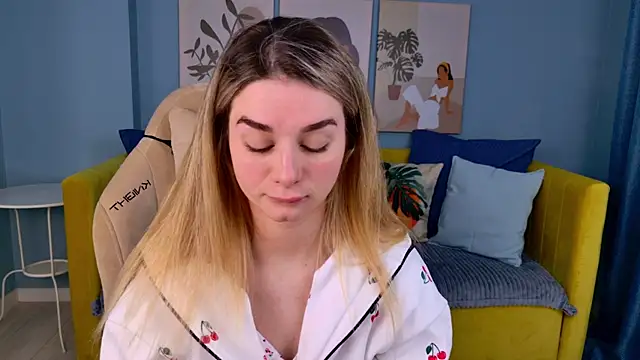 SweetyLicky online show from January 18, 2026, 4:10 pm