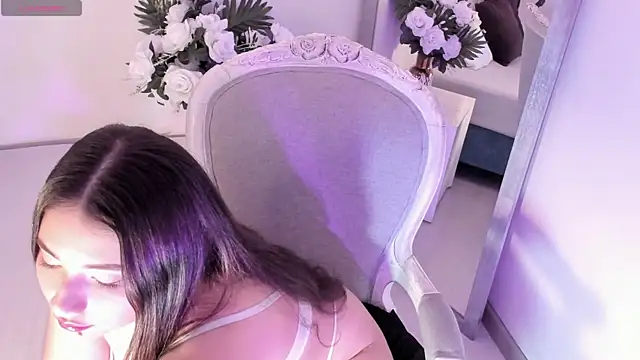 LeylaWoods online show from March 25, 2026, 11:09 am