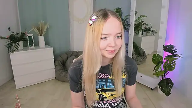 BellaMontgomery online show from December 3, 2025, 10:53 pm