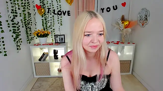 Snapshot of BellaMontgomery chatting on February 9, 2026, 4:49 pm BellaMontgomery online show from February 9, 2026, 4:49 pm