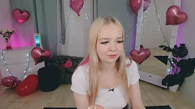 Snapshot of BellaMontgomery chatting on February 25, 2026, 4:07 pm BellaMontgomery online show from February 25, 2026, 4:07 pm