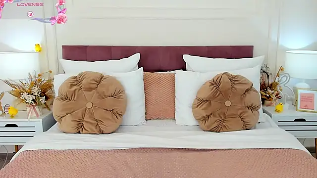 ToriSonn online show from April 13, 2026, 12:20 pm