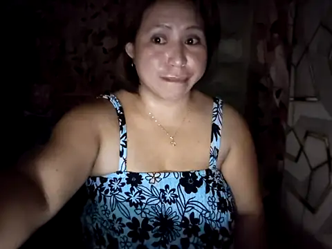 Snapshot of JennyLou_17 chatting on June 6, 2026, 3:28 pm JennyLou 17 online show from June 6, 2026, 3:28 pm