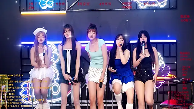 Snapshot of EYgirl222 chatting on October 10, 2025, 8:15 am EYgirl222 online show from October 10, 2025, 8:15 am