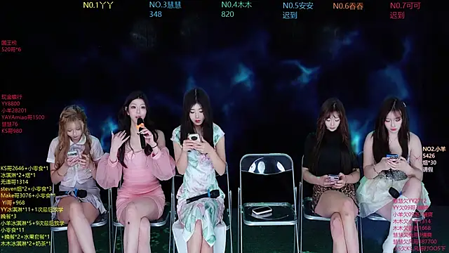 Snapshot of EYgirl222 chatting on November 3, 2025, 8:18 am EYgirl222 online show from November 3, 2025, 8:18 am