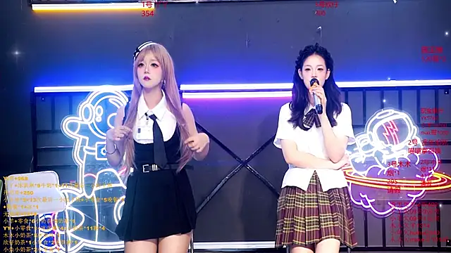 Snapshot of EYgirl222 chatting on October 8, 2025, 8:16 am EYgirl222 online show from October 8, 2025, 8:16 am