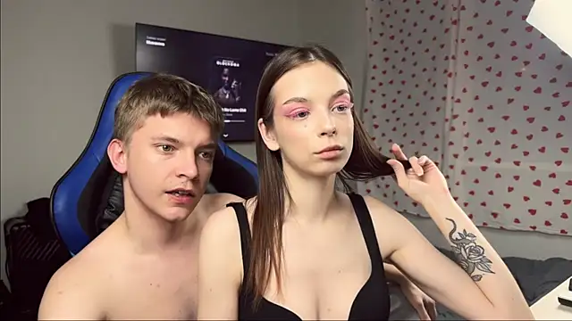 Snapshot of AsyaSky chatting on November 19, 2025, 4:18 pm AsyaSky online show from November 19, 2025, 4:18 pm