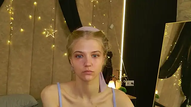 Snapshot of 4example_Chloe chatting on May 11, 2026, 5:09 am 4example Chloe online show from May 11, 2026, 5:09 am