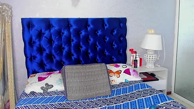 TANISHA HILL online show from October 7, 2025, 7:37 pm