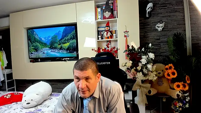Snapshot of SpartacusDaddy48 chatting on May 14, 2026, 3:42 pm SpartacusDaddy48 online show from May 14, 2026, 3:42 pm