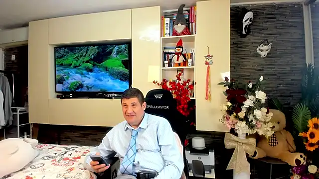 Snapshot of SpartacusDaddy48 chatting on April 22, 2026, 6:58 pm SpartacusDaddy48 online show from April 22, 2026, 6:58 pm