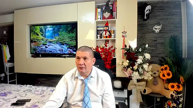Snapshot of SpartacusDaddy48 chatting on May 6, 2026, 11:47 am SpartacusDaddy48 online show from May 6, 2026, 11:47 am