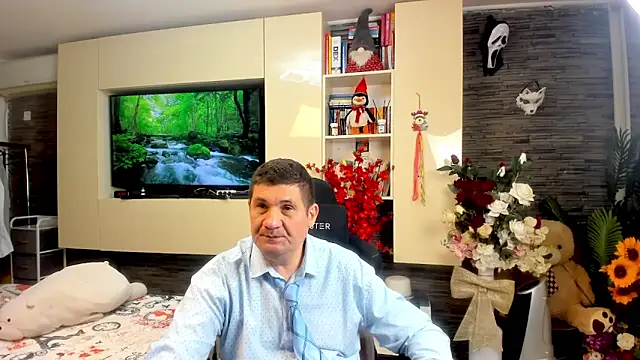 Snapshot of SpartacusDaddy48 chatting on April 24, 2026, 11:34 am SpartacusDaddy48 online show from April 24, 2026, 11:34 am