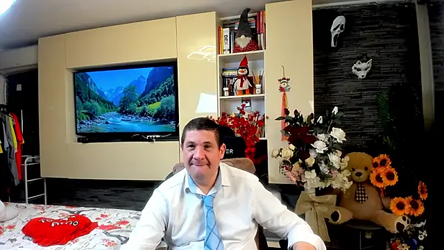 Snapshot of SpartacusDaddy48 chatting on May 30, 2026, 2:18 am SpartacusDaddy48 online show from May 30, 2026, 2:18 am