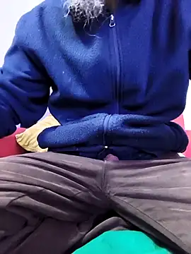 Snapshot of Sp71 chatting on November 4, 2025, 5:28 pm Sp71 online show from November 4, 2025, 5:28 pm