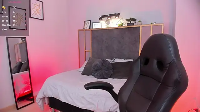 Snapshot of Azurra_amatto2 chatting on February 19, 2026, 8:17 pm Azurra amatto2 online show from February 19, 2026, 8:17 pm