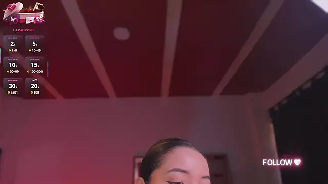 lunaarose online show from October 9, 2025, 4:29 pm