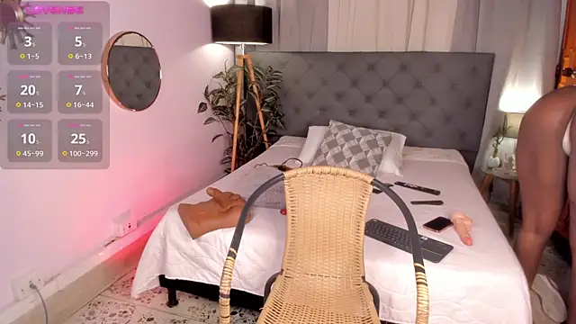 Snapshot of EmaaaBrown_ chatting on November 23, 2025, 5:06 am EmaaaBrown online show from November 23, 2025, 5:06 am