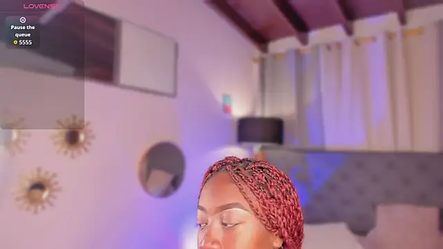 Snapshot of EmaaaBrown_ chatting on February 21, 2026, 11:45 am EmaaaBrown online show from February 21, 2026, 11:45 am