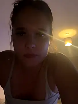 LollyLove  online show from October 27, 2025, 9:05 pm